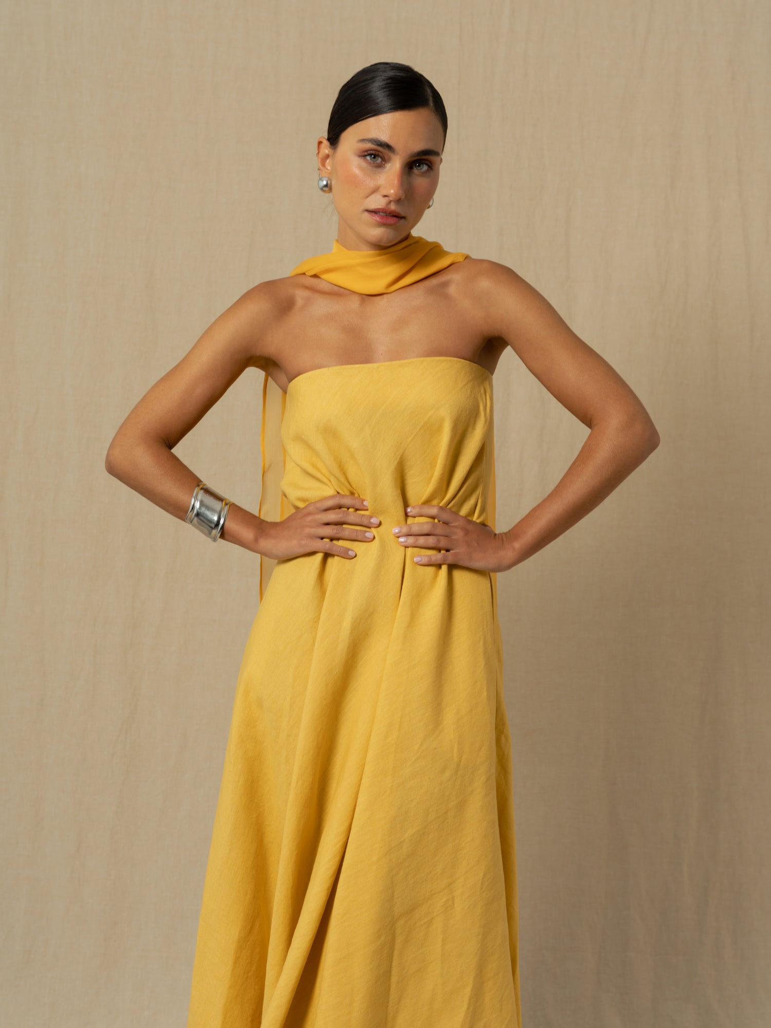 YELLOW NECK SILK