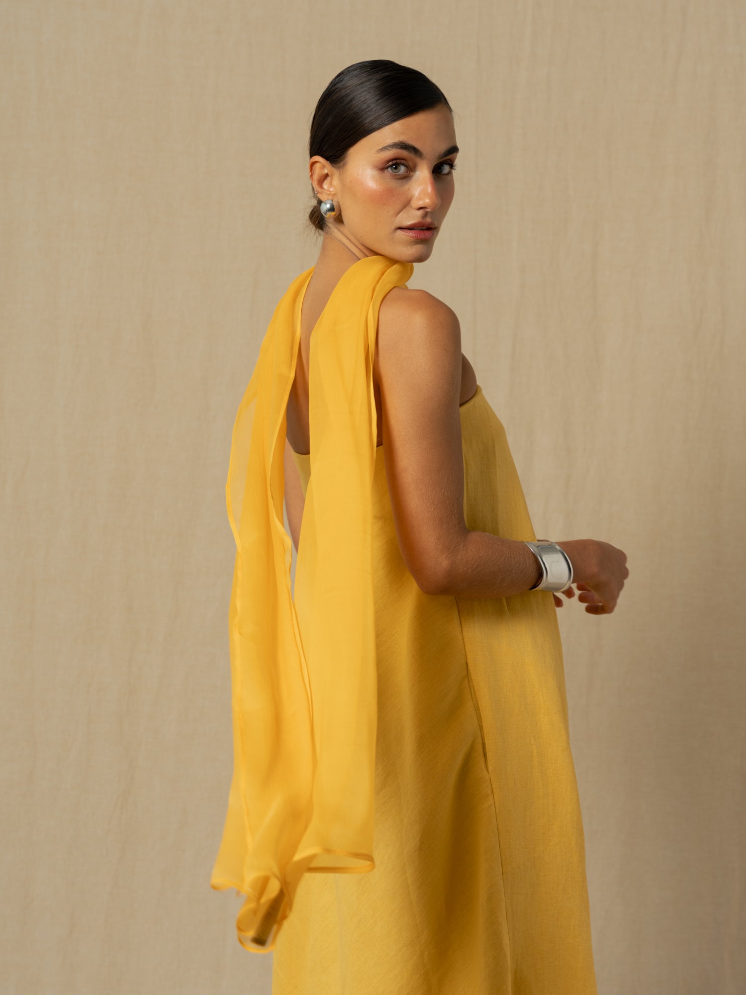 YELLOW NECK SILK