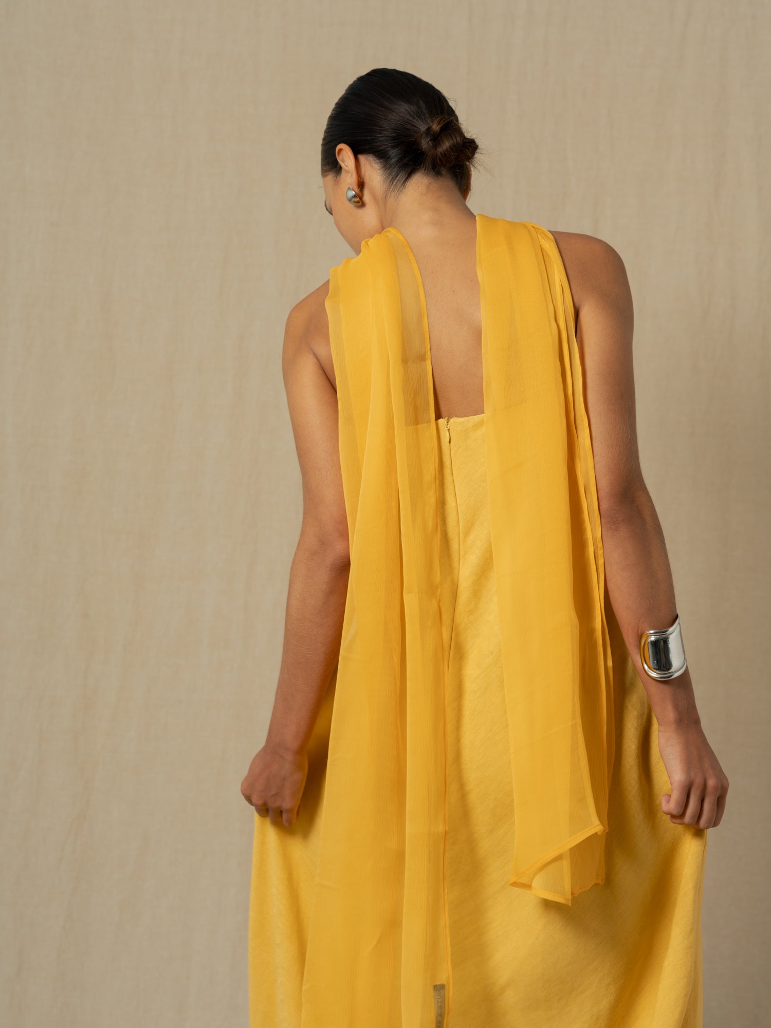 YELLOW NECK SILK