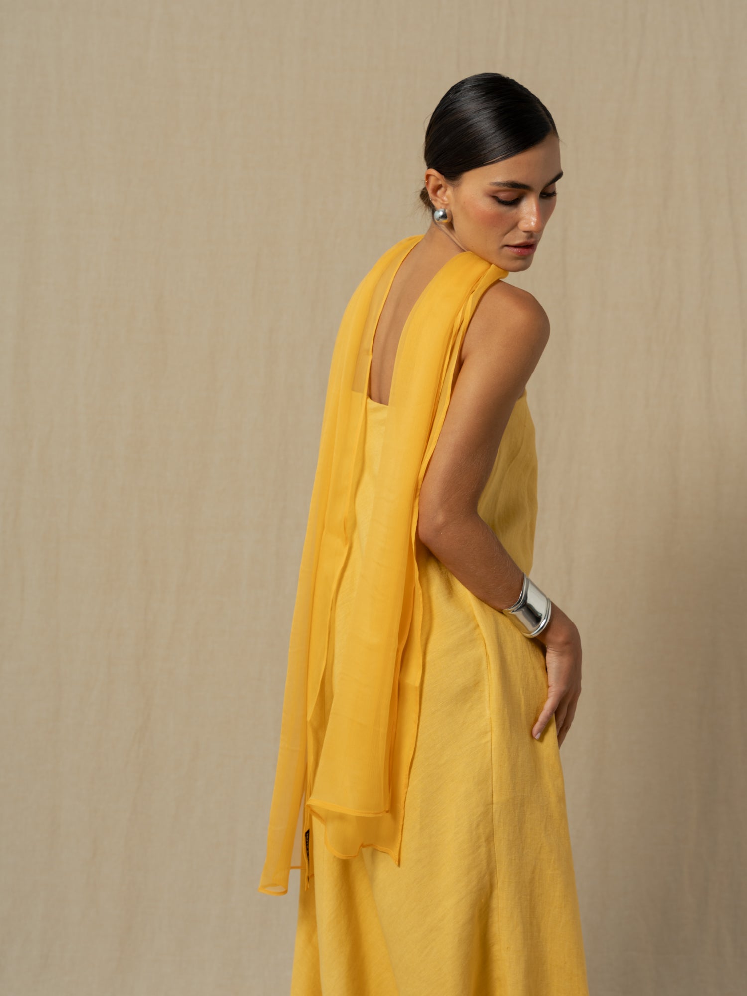 YELLOW NECK SILK