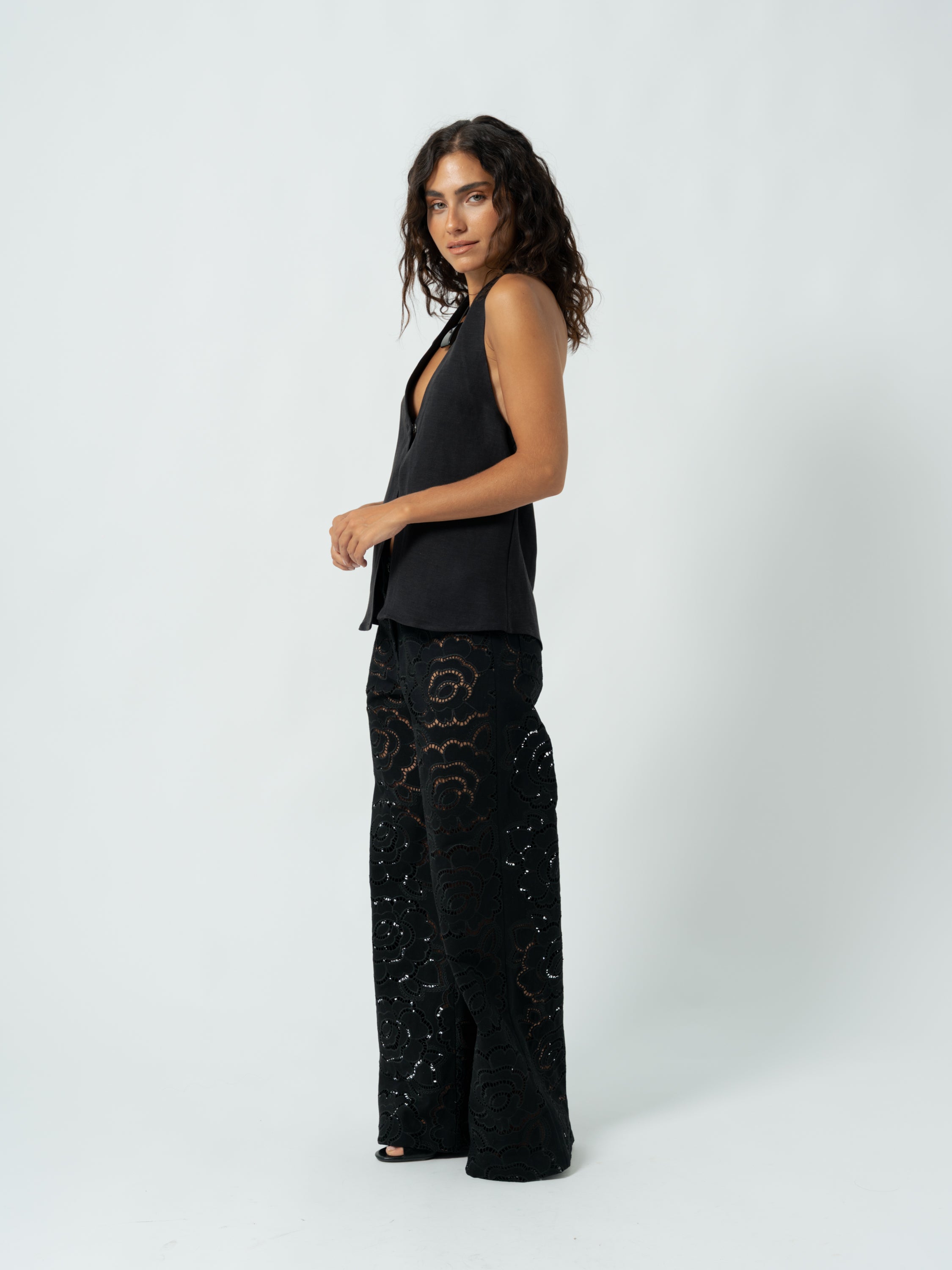 FLORAL BLACK TROUSERS