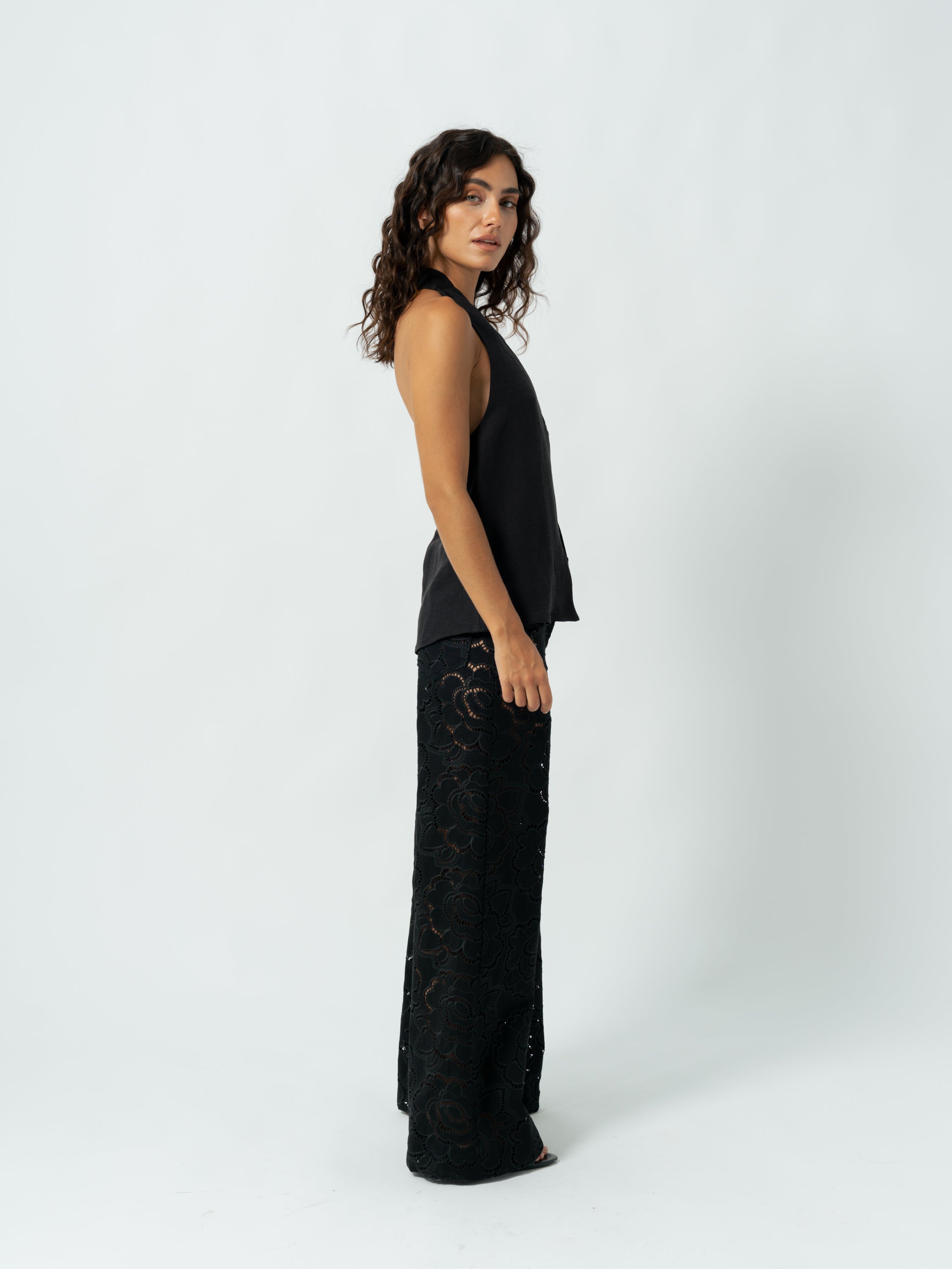 FLORAL BLACK TROUSERS