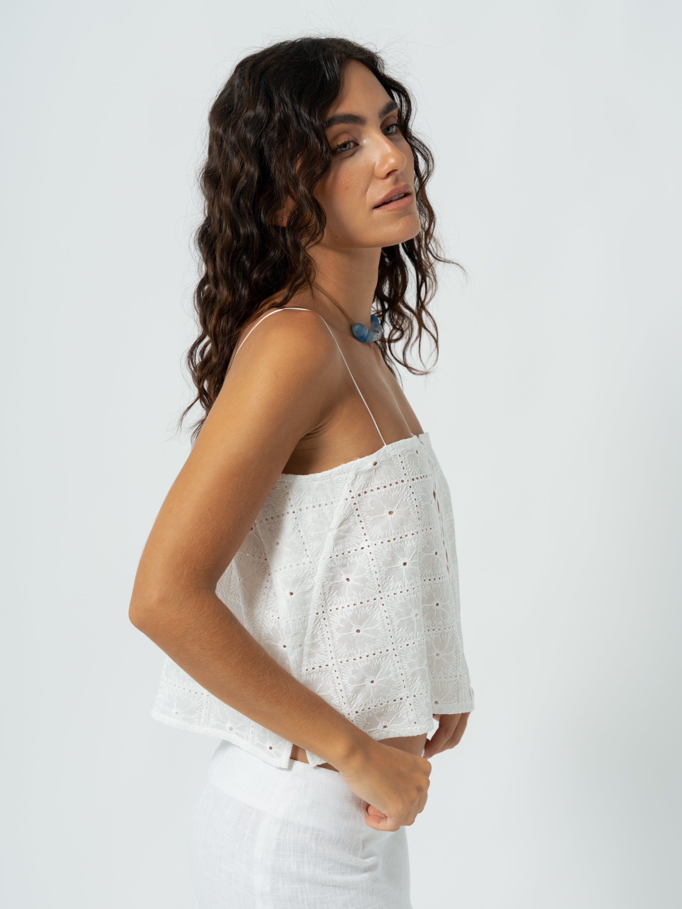 FLORAL WHITE TOP