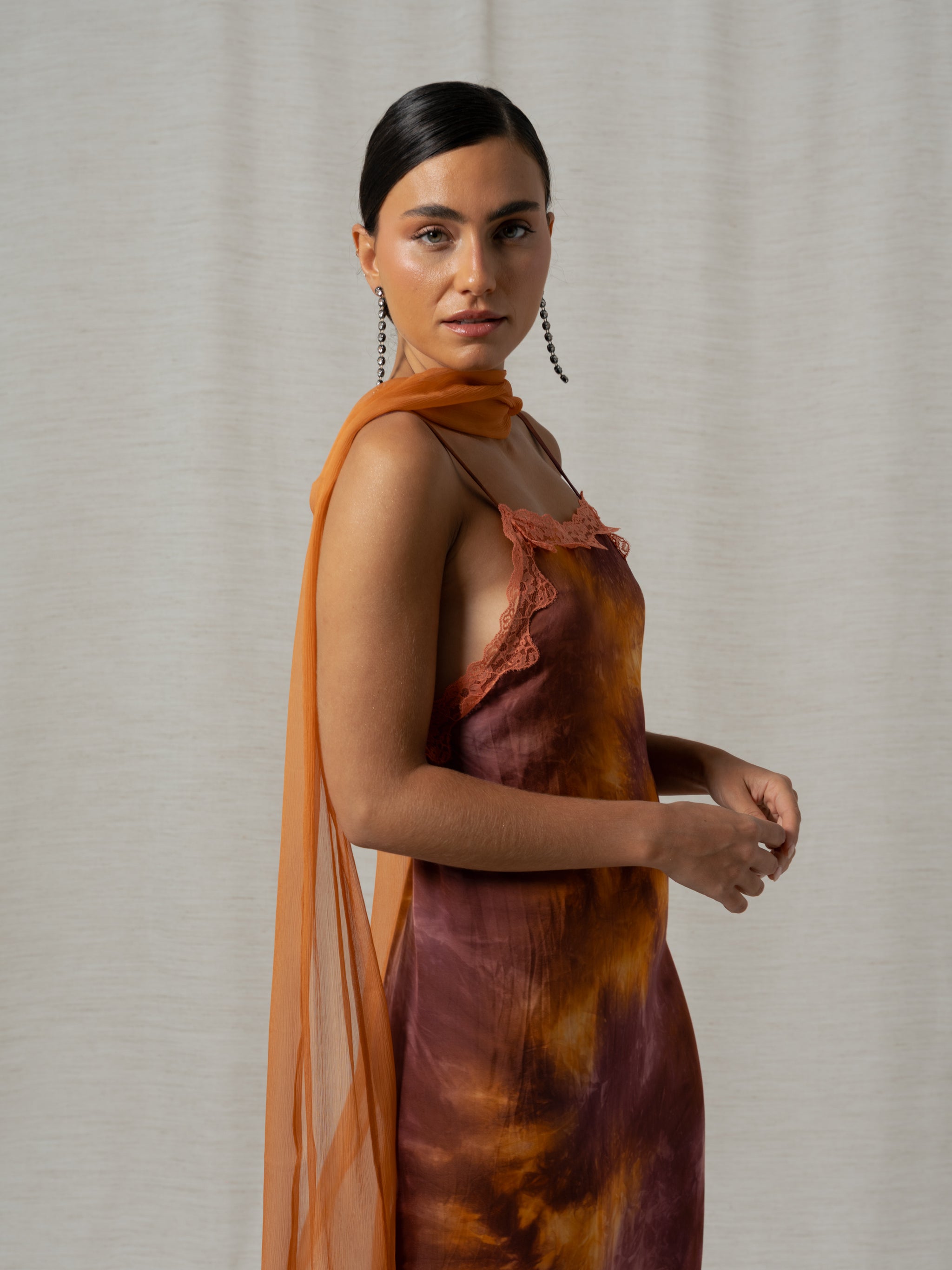 ORANGE NECK SILK