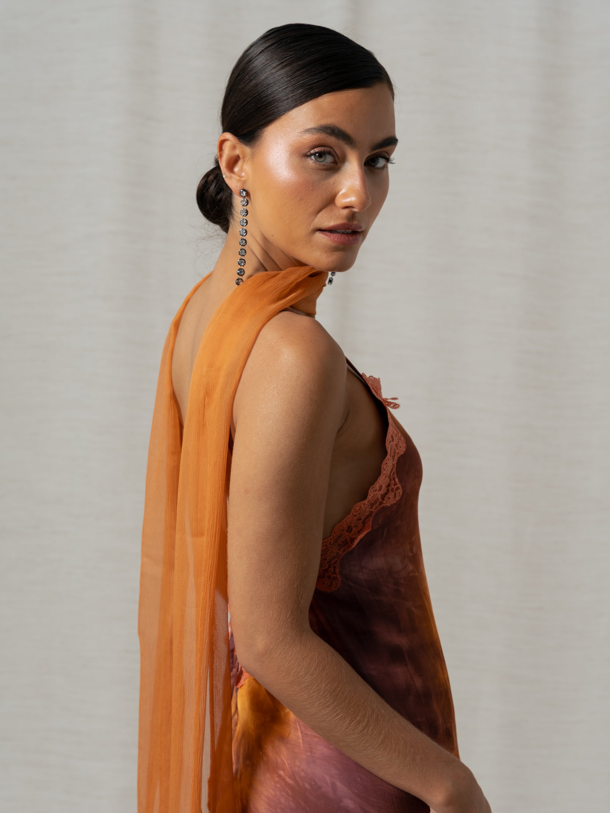 ORANGE NECK SILK