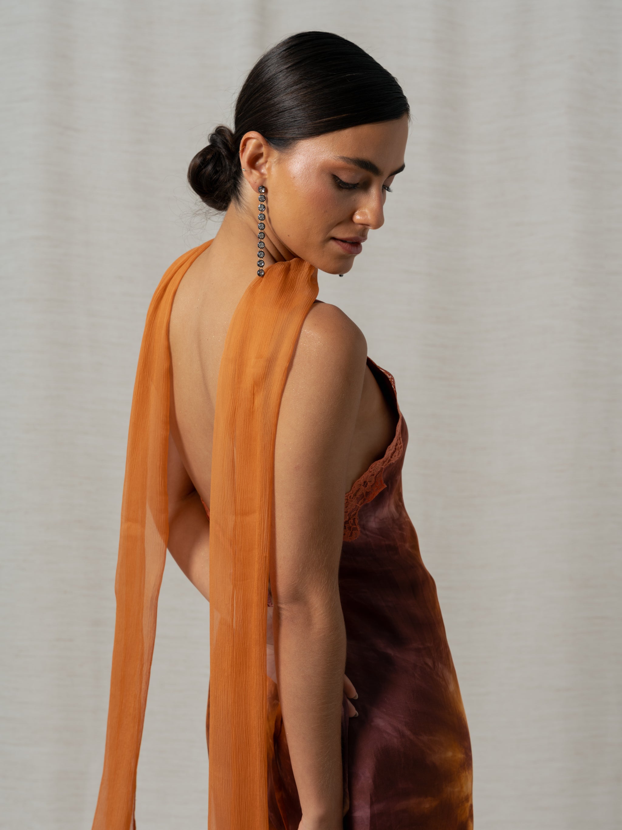 ORANGE NECK SILK