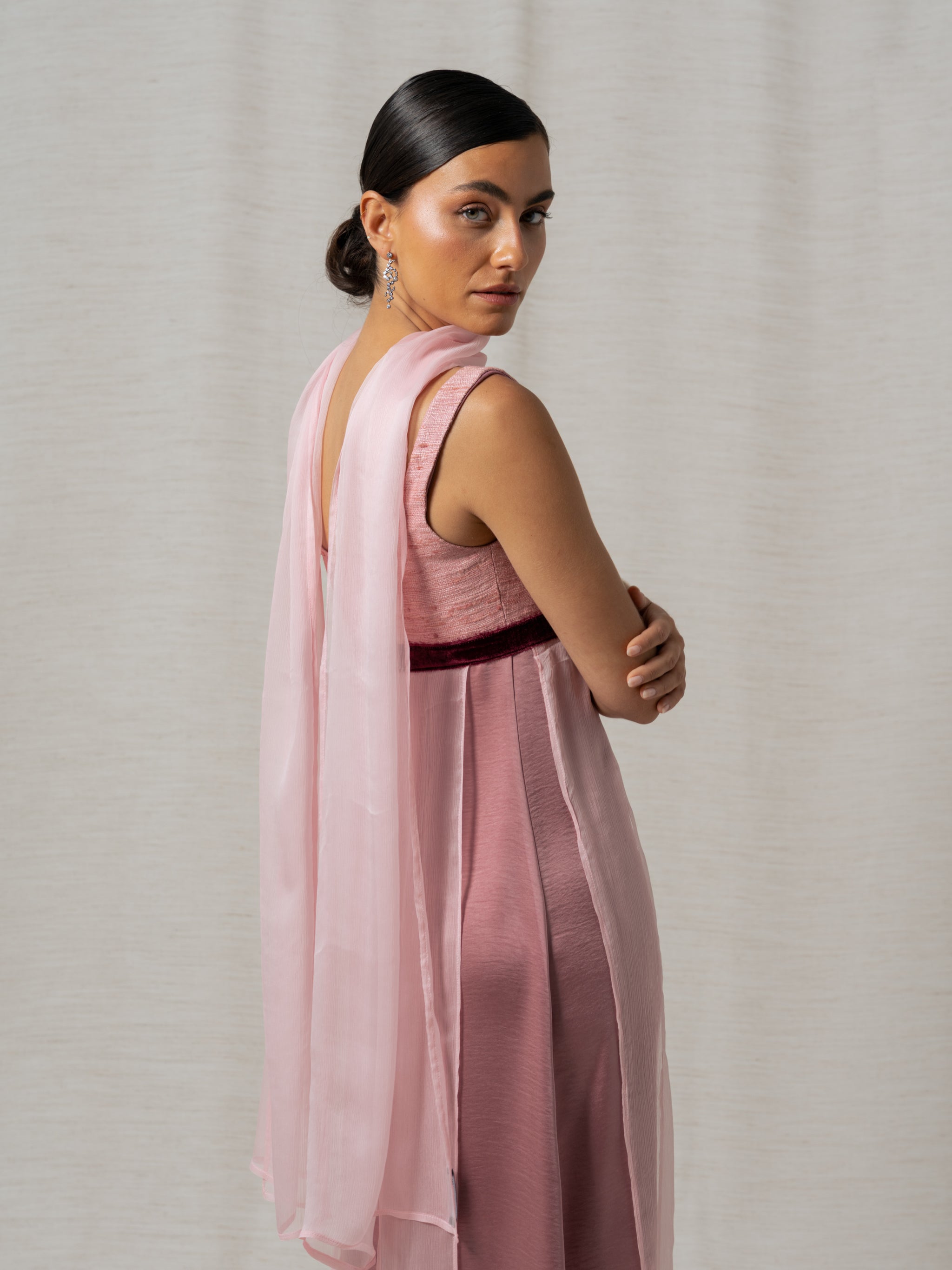 PINK NECK SILK