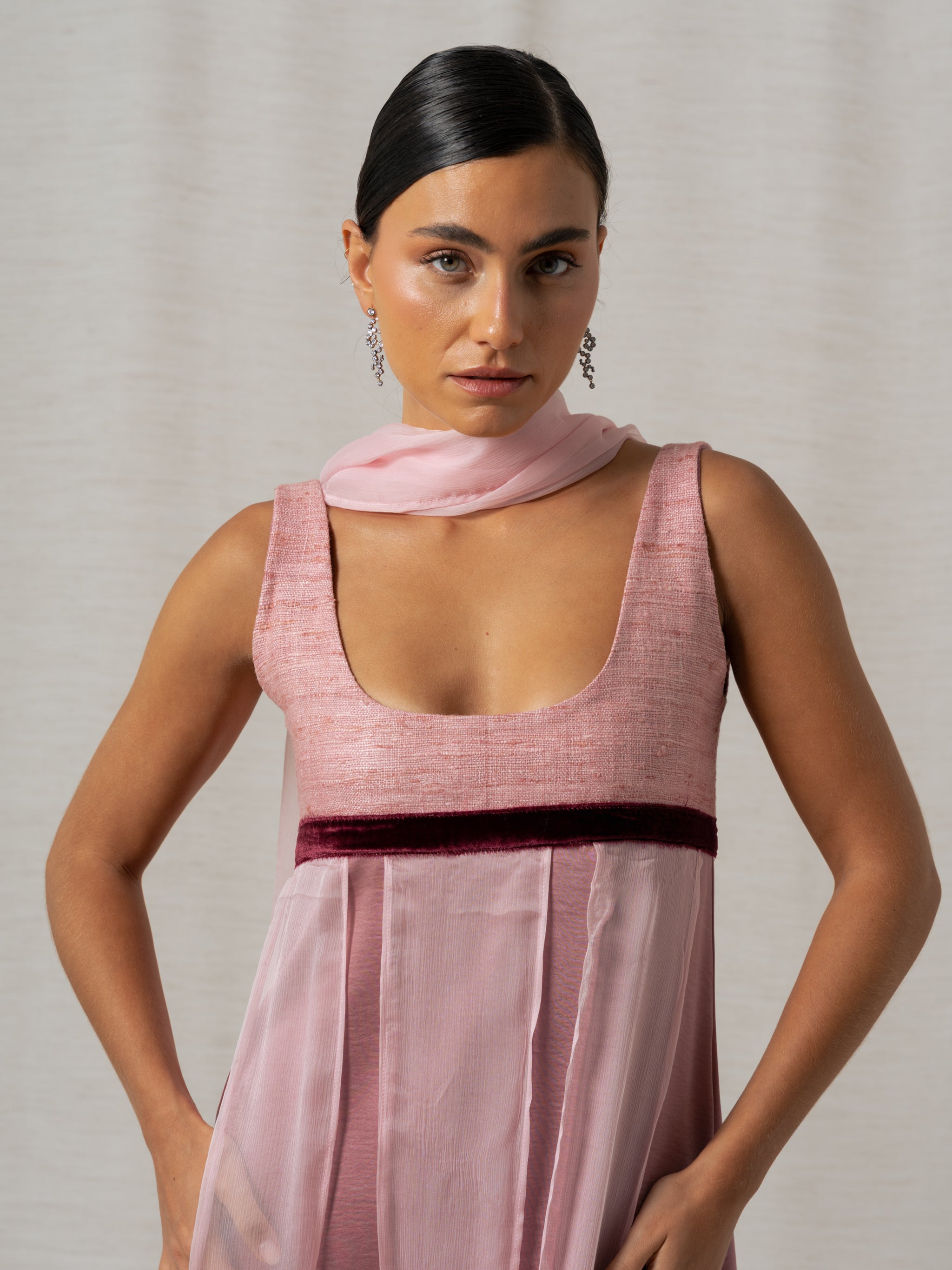 PINK NECK SILK